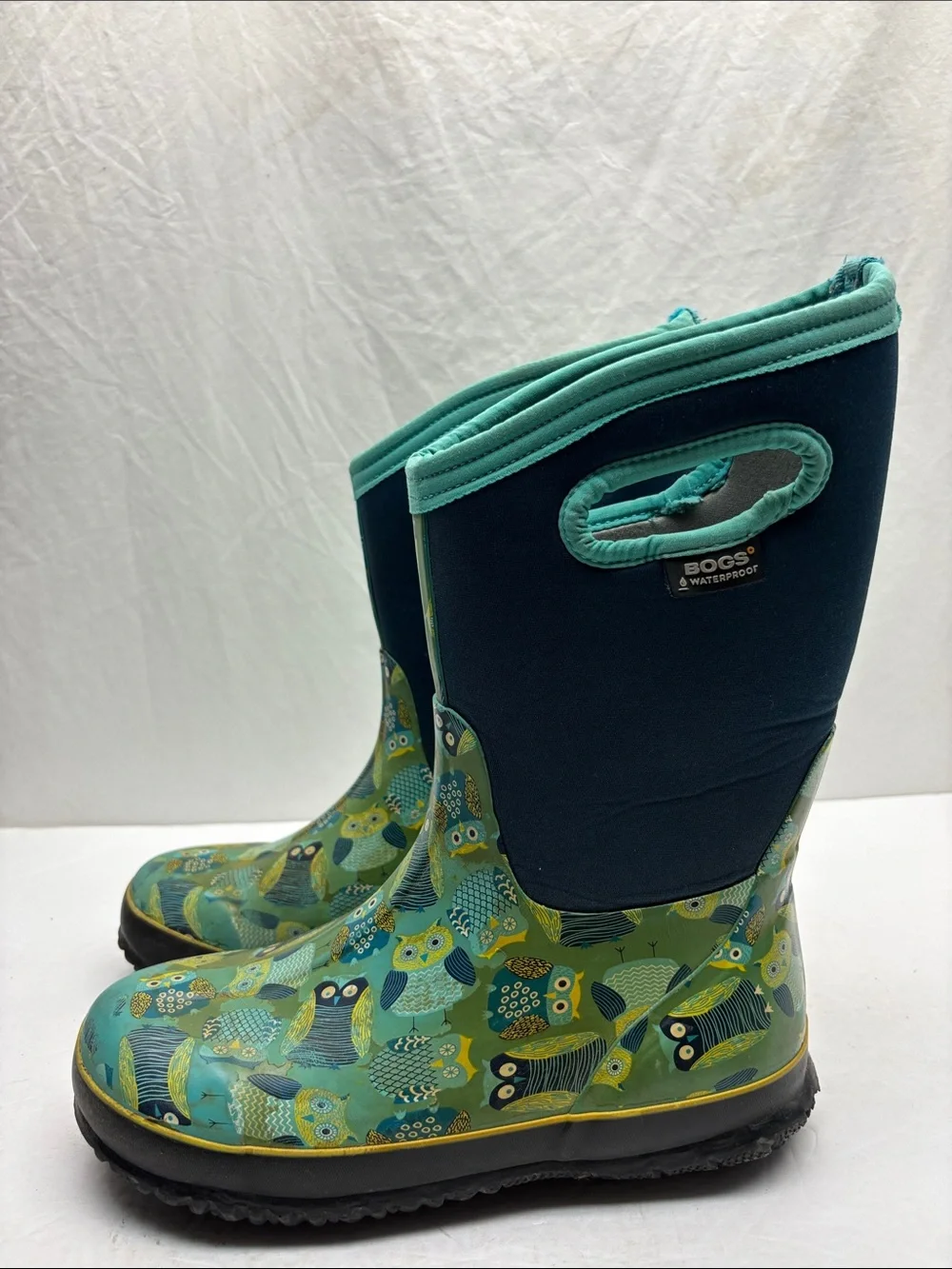 Bogs Classic Owl rain boots, SZ 6 for big girl, box 1BA